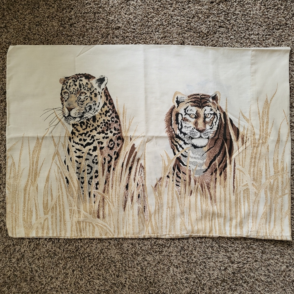 Single Vintage Stevens Pillowcase Tiger 🐅 + Leopard 🐆